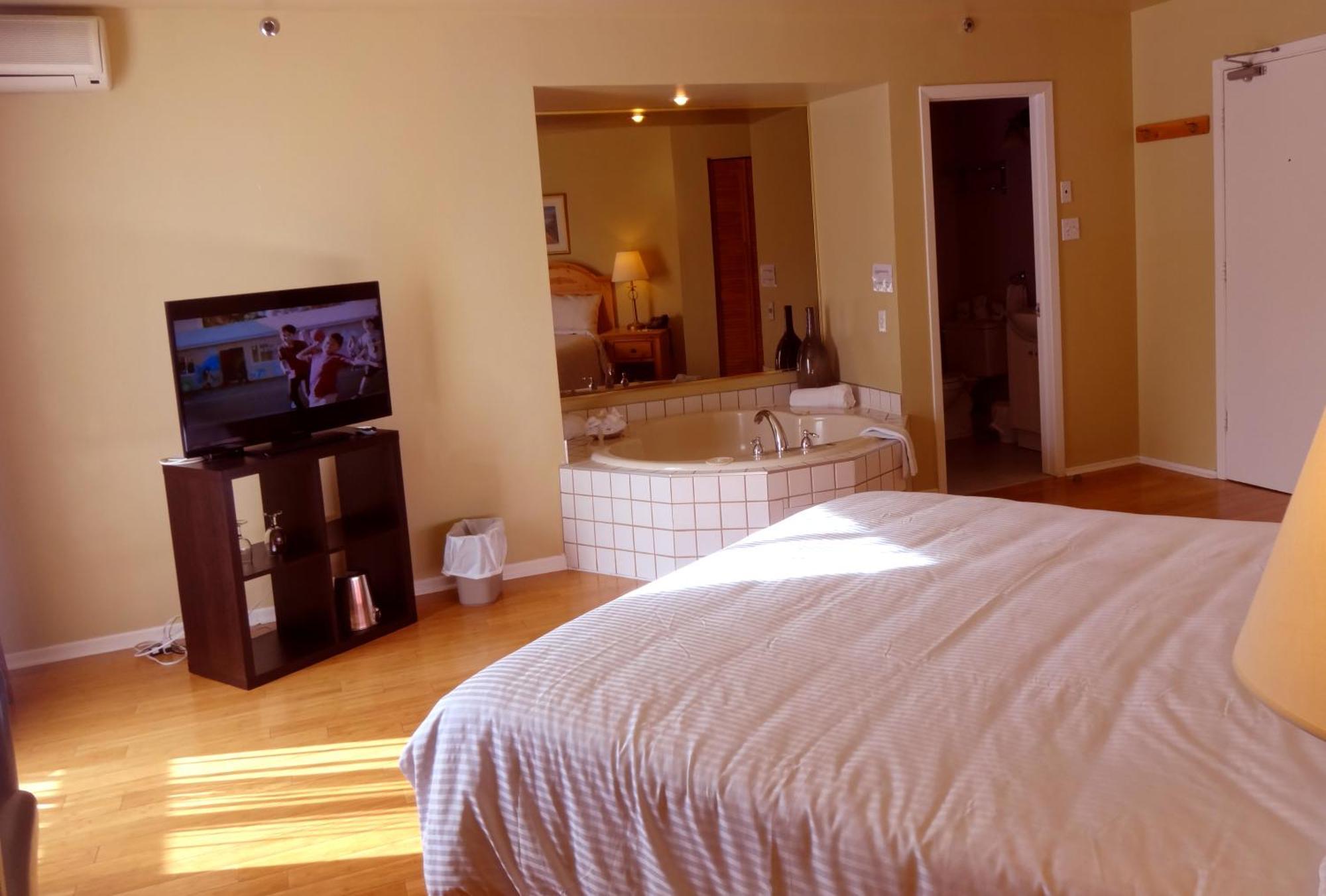 Hotel Alila Saint-Sauveur-des-Monts Екстериор снимка