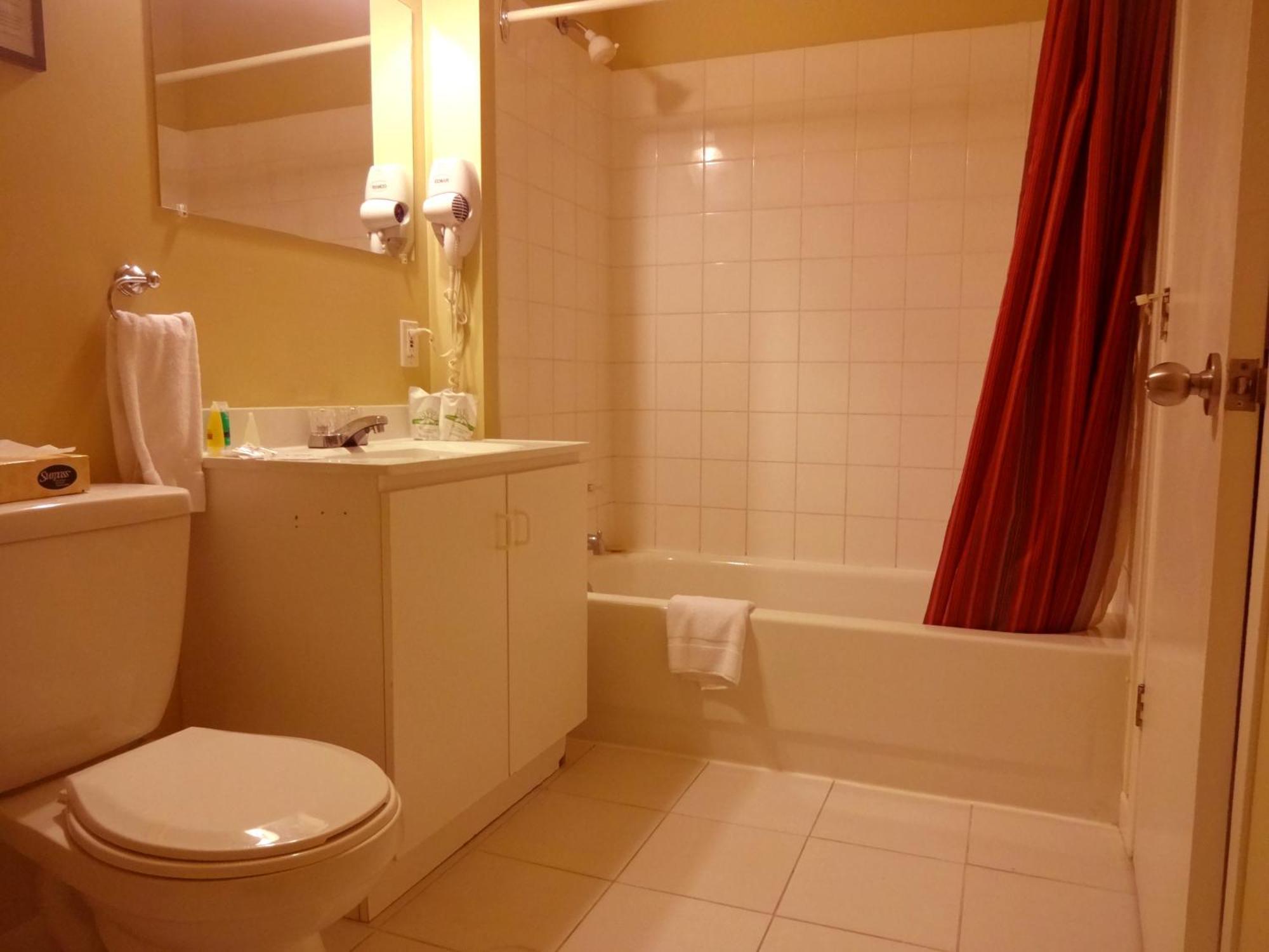 Hotel Alila Saint-Sauveur-des-Monts Екстериор снимка