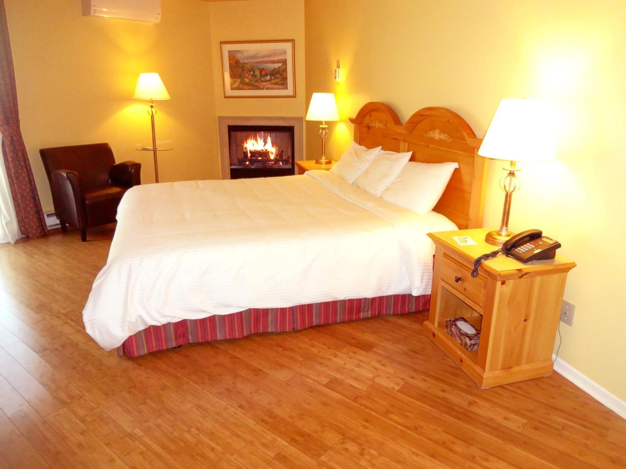 Hotel Alila Saint-Sauveur-des-Monts Екстериор снимка