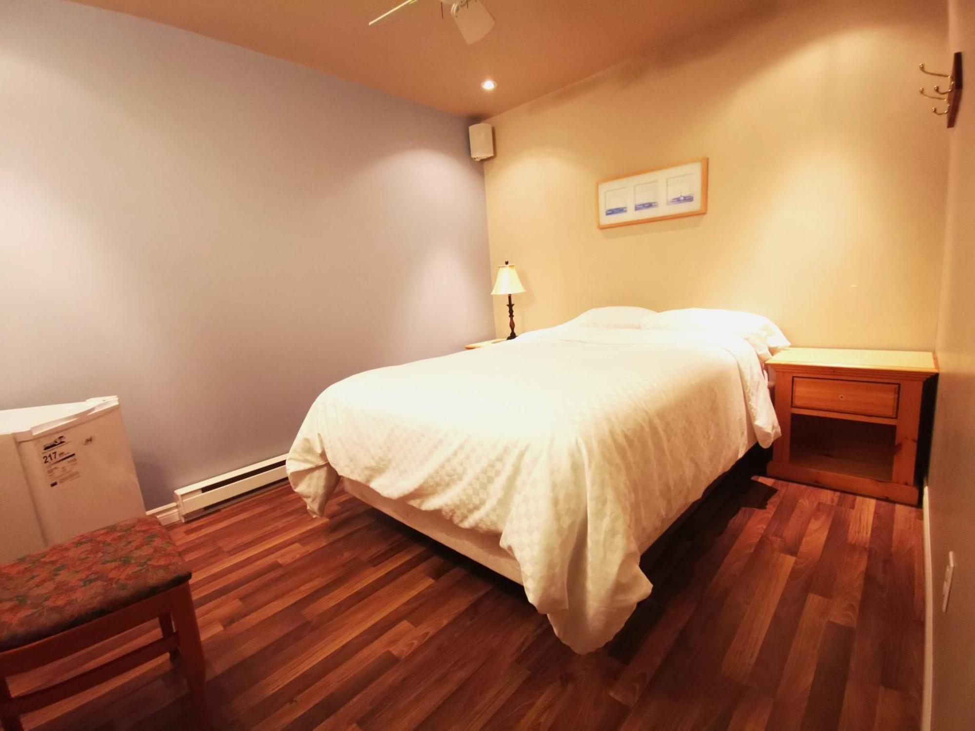 Hotel Alila Saint-Sauveur-des-Monts Екстериор снимка