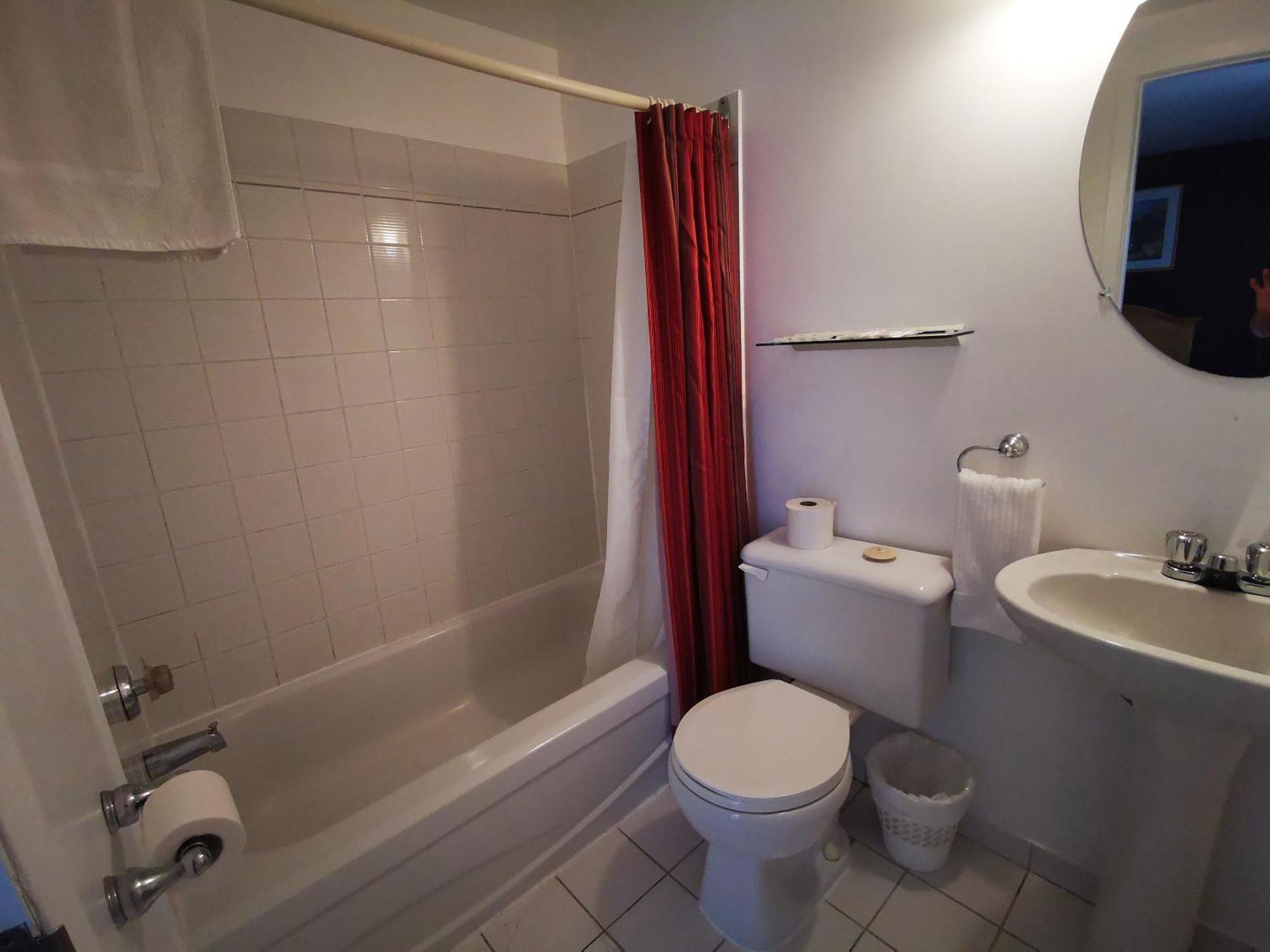 Hotel Alila Saint-Sauveur-des-Monts Стая снимка
